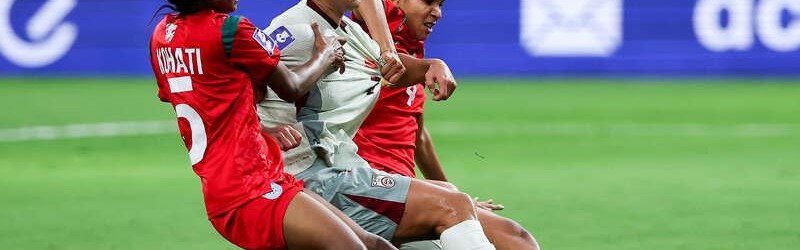 王霜“世界波”破门 中国女足收获亚洲杯“开门红”