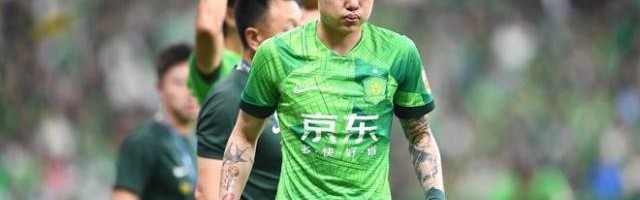 蓝鲸体育-杨立瑜接受踝关节外支具固定治疗 姜祥佑右肩挫伤