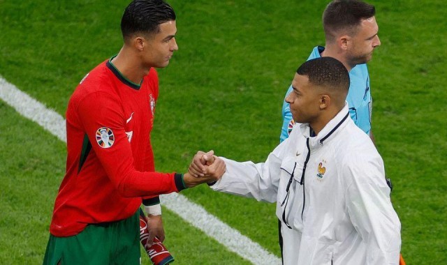 各位置进球最多球员组成的阵容！门将都进131球 大罗都没资格入选